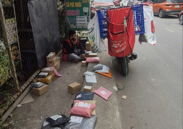 Nghe shipper kể chuyện giao h&agrave;ng sau tết, mong được l&igrave; x&igrave; bằng... sự th&ocirc;ng cảm- Ảnh 1.