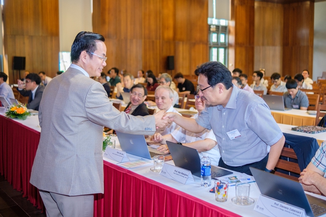 Hơn 60 chuy&ecirc;n gia quốc tế b&agrave;n c&aacute;ch lập mạng lưới k&iacute;nh hiển vi cho Việt Nam - Ảnh 2.