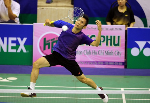 Nguyễn Tiến Minh 'kh&oacute;c r&ograve;ng' với sự cố bất ngờ ở giải cầu l&ocirc;ng quốc tế Singapore- Ảnh 1.