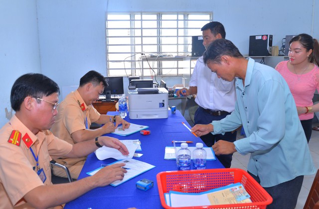 C&agrave; Mau tổ chức 12 kỳ s&aacute;t hạch l&aacute;i xe trong th&aacute;ng 3  - Ảnh 1.