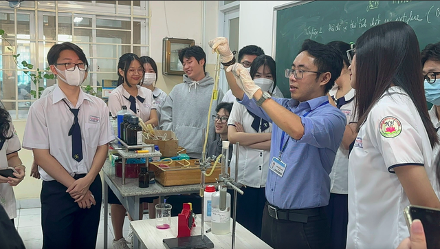 Sở GD-ĐT TP.HCM đưa ra y&ecirc;u cầu đến c&aacute;c trường học li&ecirc;n quan đến s&aacute;ch gi&aacute;o khoa - Ảnh 2.