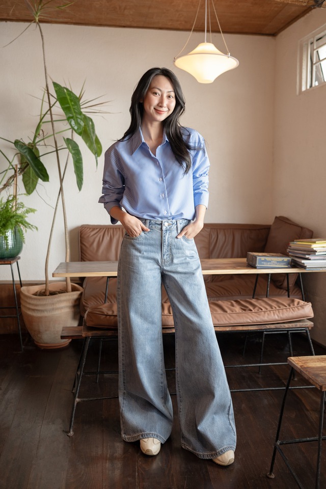 Mùa xuân, mùa diện quần jeans xanh - Ảnh 1.