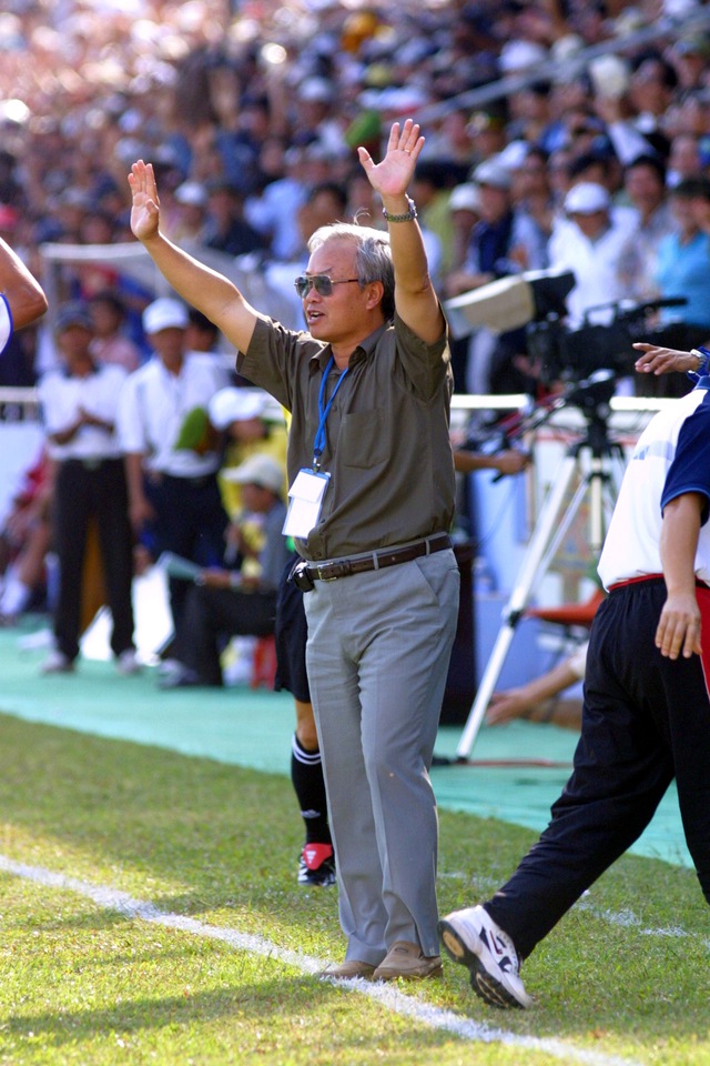 Vĩnh biệt cựu Giám đốc kỹ thuật CLB HAGL Nguyễn Văn Vinh, 'quân sư' lẫy lừng của bầu Đức- Ảnh 1. Vĩnh biệt cựu Giám đốc kỹ thuật CLB HAGL Nguyễn Văn Vinh, 'quân sư' lẫy lừng của bầu Đức- Ảnh 1.