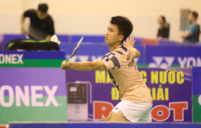 Nguyễn Tiến Minh 'kh&oacute;c r&ograve;ng' với sự cố bất ngờ ở giải cầu l&ocirc;ng quốc tế Singapore- Ảnh 2.