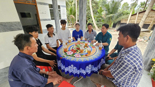 Hai anh em ruột tình nguyện lên đường nhập ngũ - Ảnh 1.