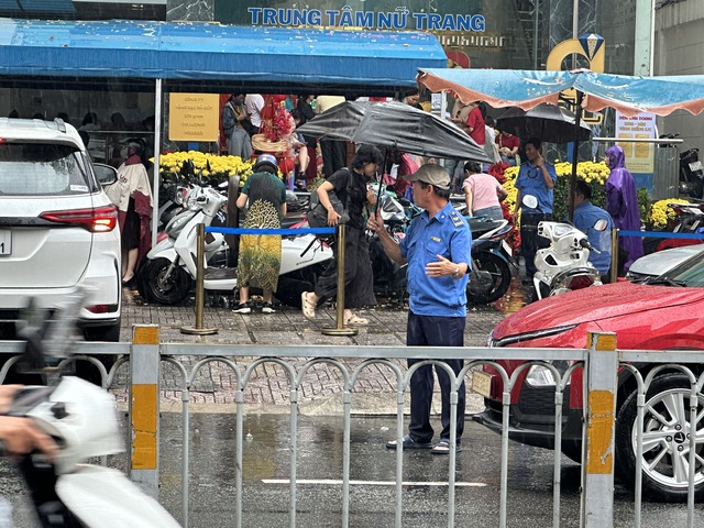 Giá vàng tăng trong ngày Thần tài- Ảnh 1. Giá vàng tăng trong ngày Thần tài- Ảnh 1.