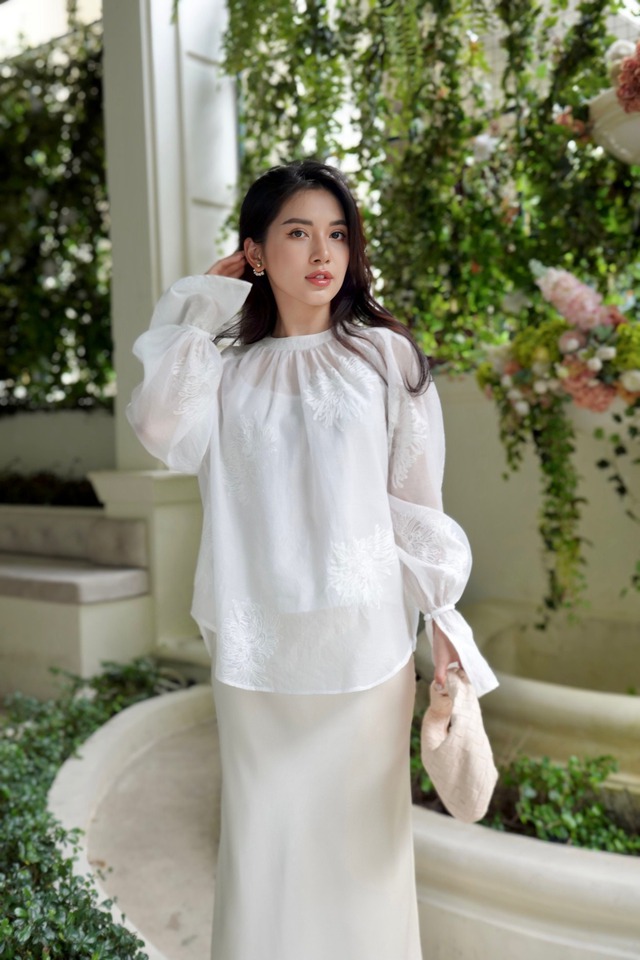 Tô điểm nét ngọt ngào cùng áo dáng phồng đầu xuân- Ảnh 8. Tô điểm nét ngọt ngào cùng áo dáng phồng đầu xuân- Ảnh 8.