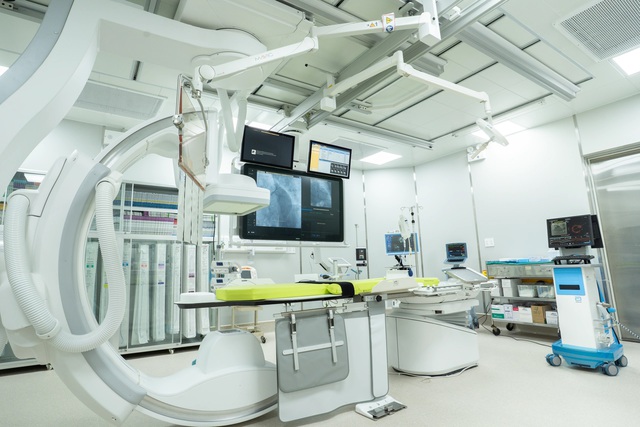 Đầu tư thiết bị y tế tối t&acirc;n để cứu người bệnh - Ảnh 1.