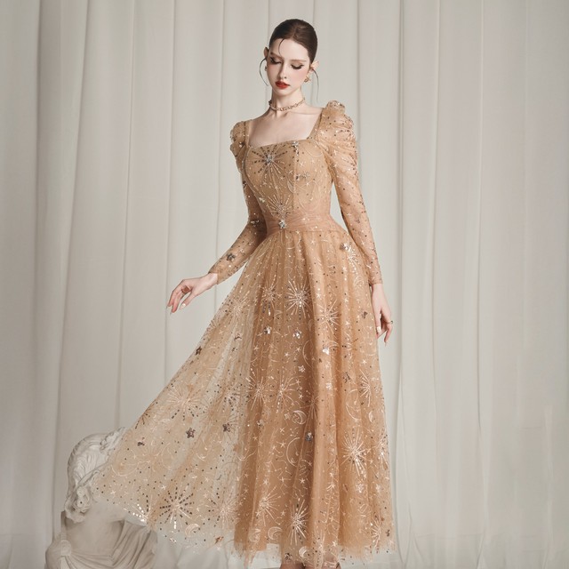 Vũ điệu ánh sáng trong những thiết kế váy tiệc- Ảnh 5. Vũ điệu ánh sáng trong những thiết kế váy tiệc- Ảnh 5.