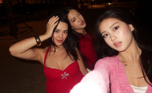 Chung Lệ Đề cùng gia đình đón tết ở Việt Nam- Ảnh 3. Chung Lệ Đề cùng gia đình đón tết ở Việt Nam- Ảnh 3.