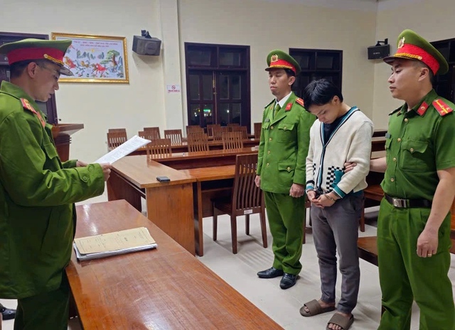 Bắt khẩn cấp t&agrave;i xế l&aacute;i &ocirc; t&ocirc; t&ocirc;ng 7 người tại bến xe ở Đ&agrave; Lạt - Ảnh 2.