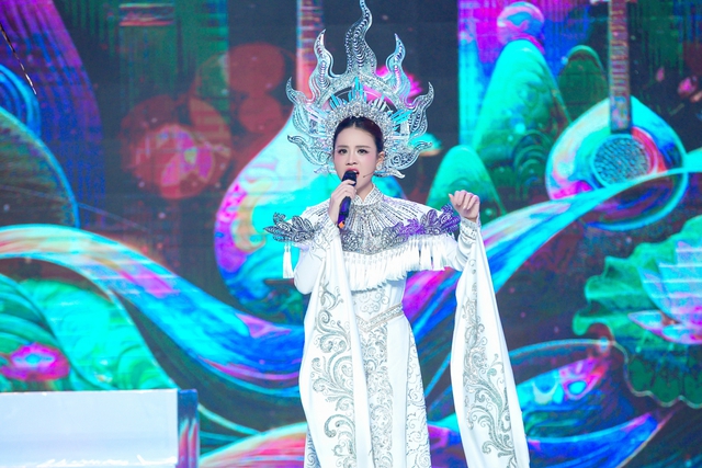 Cô gái hát bolero vừa giành quán quân 'Người kể chuyện tình' là ai?- Ảnh 1. Cô gái hát bolero vừa giành quán quân 'Người kể chuyện tình' là ai?- Ảnh 1.