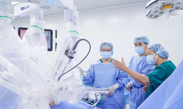 Thầy thuốc Việt lập kỳ tích- Ảnh 2. Thầy thuốc Việt lập kỳ tích- Ảnh 2.