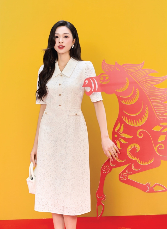 Đầu xuân, nàng diện váy dài thanh lịch xuống phố- Ảnh 5.