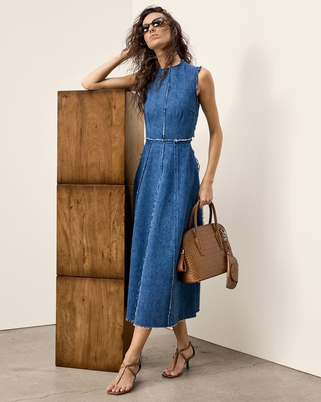 Đầu xuân, nàng diện váy dài thanh lịch xuống phố- Ảnh 2.