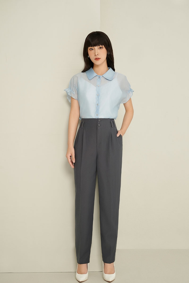 Áo blouse sánh đôi cùng quần baggy, tối giản mà vẫn sành điệu- Ảnh 7.