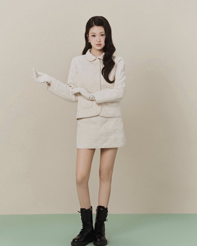 Chân váy ngắn và sức hút vượt thời gian - Ảnh 1.