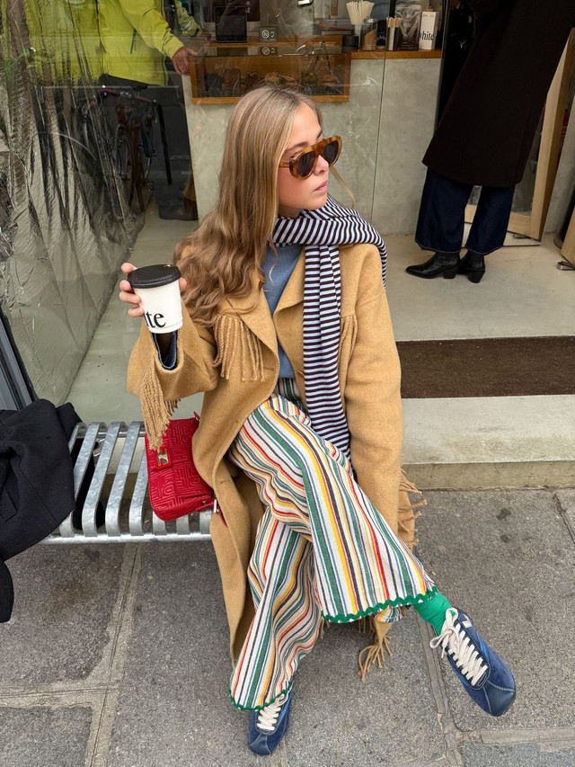 Mùa mốt năm nay, kiểu quần này đang dần thay thế quần denim - Ảnh 1.