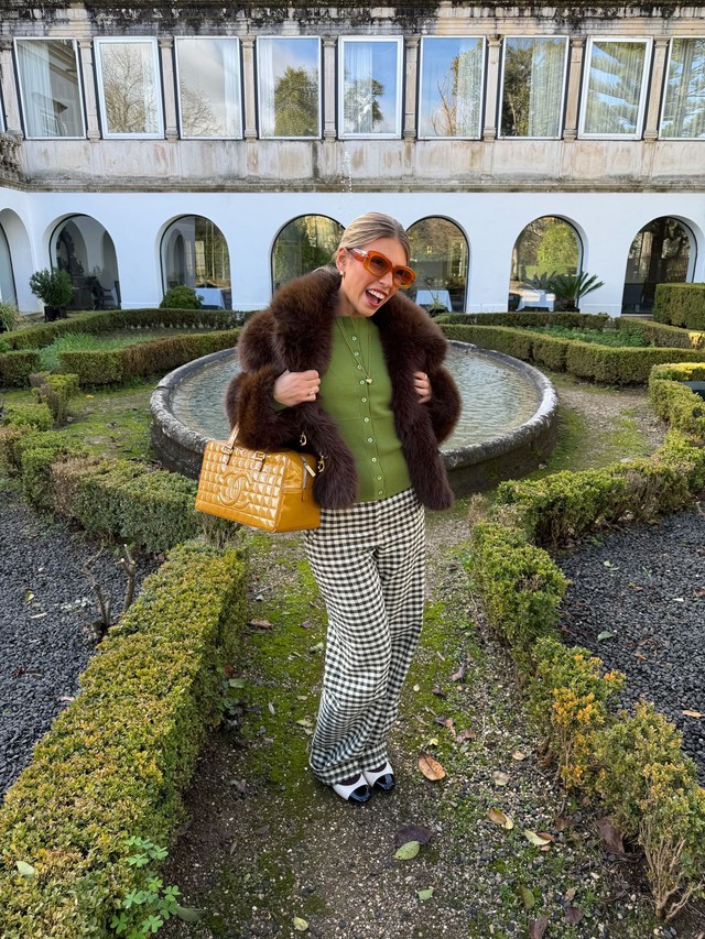 Mùa mốt năm nay, kiểu quần này đang dần thay thế quần denim - Ảnh 7.