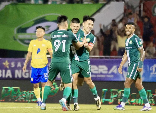  Vô địch lượt đi- Ảnh 2.