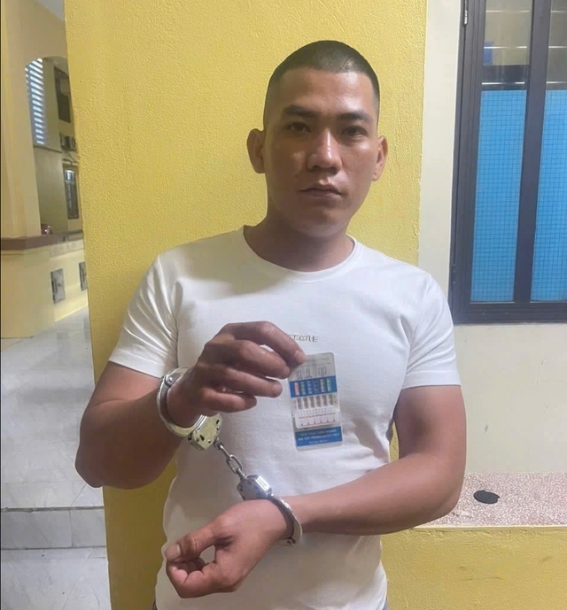 Khống chế nạn nh&acirc;n, cướp v&agrave;ng t&aacute;o tợn giữa ban ng&agrave;y ở Đ&agrave; Nẵng- Ảnh 1.