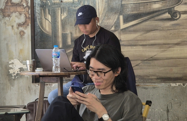 C&oacute; phải cuộc gọi điện thoại truyền thống trở n&ecirc;n 'cổ lỗ sĩ' trong mắt người trẻ? - Ảnh 2.