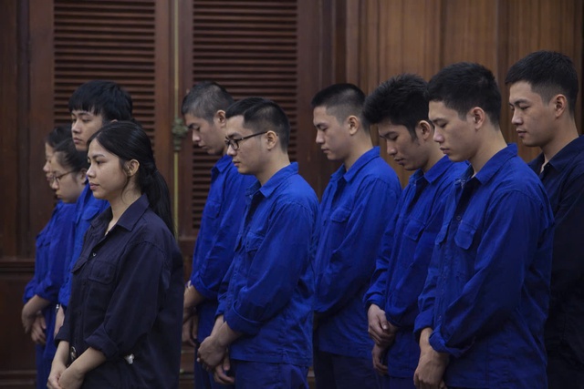 210 chủ thẻ t&iacute;n dụng sập bẫy r&uacute;t tiền mặt miễn ph&iacute; - Ảnh 2.