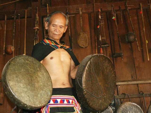 Bí ẩn chiêng Nỉ- Ảnh 1. Bí ẩn chiêng Nỉ- Ảnh 1.