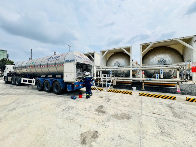 Ph&acirc;n b&oacute;n C&agrave; Mau thu h&agrave;ng chục tỉ đồng mỗi năm nhờ b&aacute;n kh&iacute; thải - Ảnh 1.