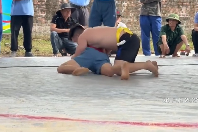 Tham gia đấu vật ở hội làng, người đàn ông bị gãy cổ tử vong- Ảnh 1. Tham gia đấu vật ở hội làng, người đàn ông bị gãy cổ tử vong- Ảnh 1.