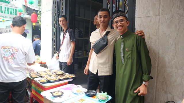 Tạm nghỉ công việc chính cả tháng, người Hồi giáo tại TP.HCM xoay xở ra sao? Haha- Ảnh 4. Tạm nghỉ công việc chính cả tháng, người Hồi giáo tại TP.HCM xoay xở ra sao? Haha- Ảnh 4.