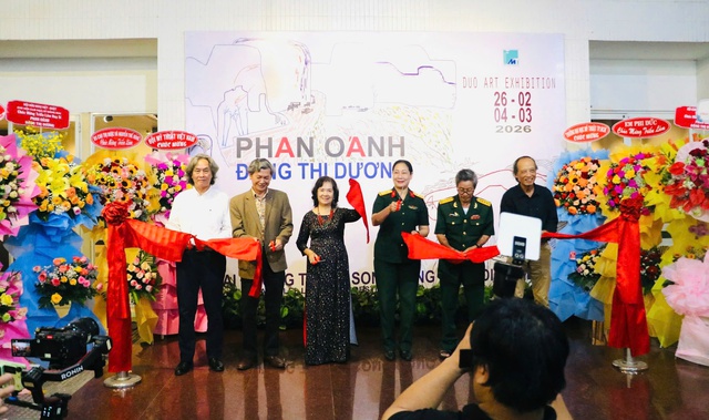 Năm Ngựa, xem tranh ngựa dễ thương ở 'Hai đường thẳng song song - Một điểm đến'  - Ảnh 4.