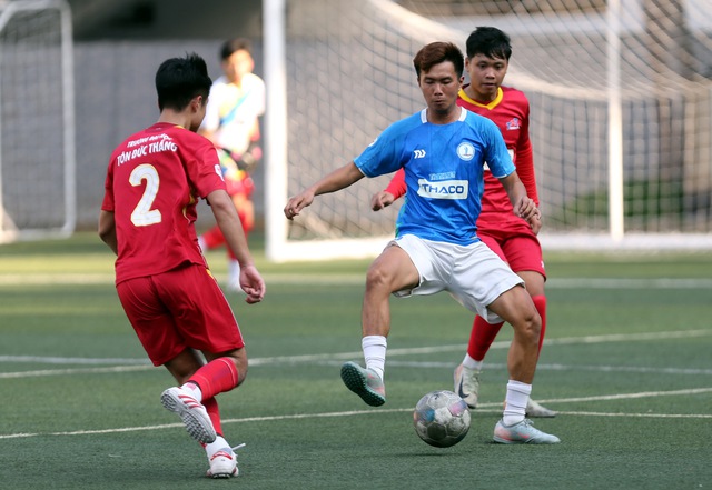  Tân binh có HLV ngoại tạo ấn tượng trước VCK - Ảnh 4.