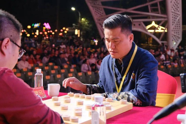 Kỳ thủ chủ nh&agrave; Trung Quốc bật kh&oacute;c khi bị Lại L&yacute; Huynh đ&aacute;nh bại, kh&ocirc;ng thể v&agrave;o chung kết- Ảnh 2.