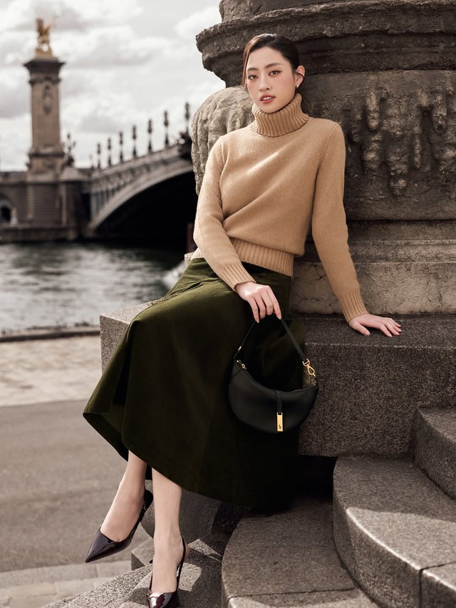 Chân váy dài trở lại, tạo luồng gió mới cho thời trang công sở- Ảnh 5. Chân váy dài trở lại, tạo luồng gió mới cho thời trang công sở- Ảnh 5.