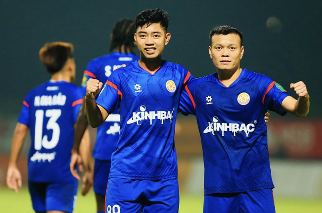 Đội Bắc Ninh của cố vấn Park Hang-seo ngược d&ograve;ng thắng kịch t&iacute;nh Quảng Ninh: Thẳng tiến tốp 3- Ảnh 2.