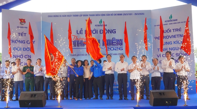 Petrovietnam khởi động Tháng Thanh niên và phát động Tết trồng cây ở xã Châu Pha - Ảnh 1.