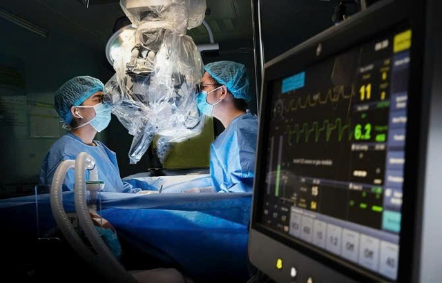 Vì sao Bệnh viện Bình Dân là biểu tượng ngoại khoa phía nam 70 năm qua?- Ảnh 1.