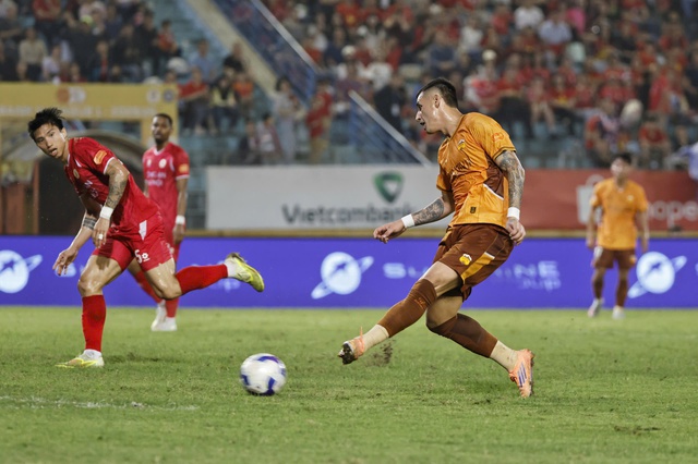  Đội CAHN ‘ngạo nghễ’ tốp 1, HAGL thua ngược tụt xuống vị trí thấp- Ảnh 3.