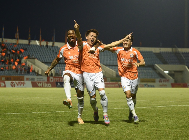 CLB Đ&agrave; Nẵng thăng hoa, thắng đậm PVF-CAND: Vẫn ch&igrave;m s&acirc;u dưới đ&aacute;y bảng xếp hạng- Ảnh 2.