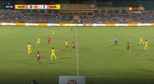 Olaha lập si&ecirc;u phẩm, SLNA thắng s&aacute;t n&uacute;t H&agrave; Tĩnh: Tho&aacute;t dần nguy cơ xuống hạng- Ảnh 3.