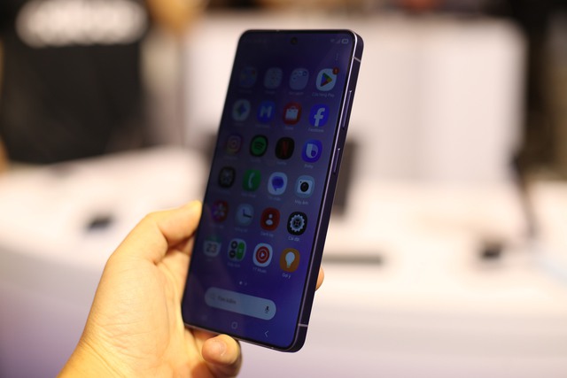 Kỷ nguyên AI trong túi mỗi người - Ảnh 2.