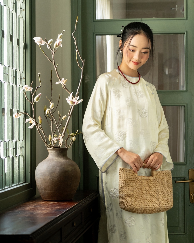 Áo dài 2026, giữ hồn Việt trên nền lụa xưa- Ảnh 6.