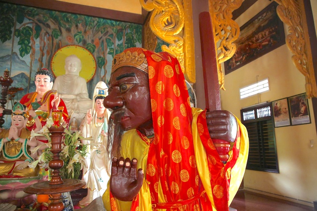 Chùa cổ cùng hai pho tượng đá với huyền tích trồi lên từ lòng đất- Ảnh 4.