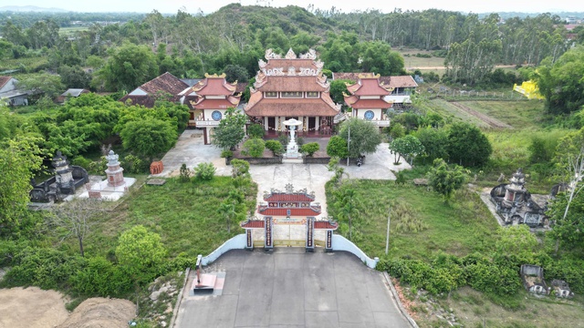 Chùa cổ cùng hai pho tượng đá với huyền tích trồi lên từ lòng đất- Ảnh 1.