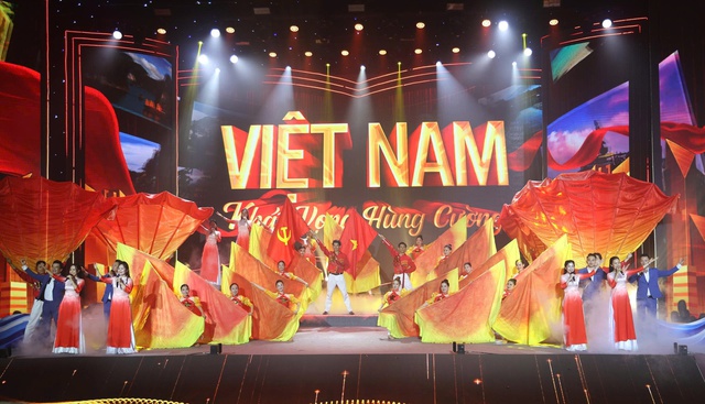 Thủ tướng Phạm Minh Chính dự chương trình nghệ thuật về Thủ tướng Phạm Văn Đồng- Ảnh 3. Thủ tướng Phạm Minh Chính dự chương trình nghệ thuật về Thủ tướng Phạm Văn Đồng- Ảnh 3.