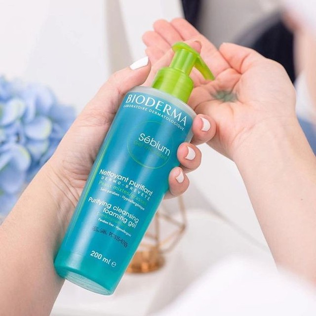 Top 8 sữa rửa mặt cho da dầu mụn sạch s&acirc;u m&agrave; kh&ocirc;ng g&acirc;y kh&ocirc; căng - Ảnh 12.