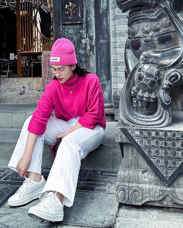 Trang phục hồng trắng: Công thức mặc đẹp để khởi đầu ngày mới - Ảnh 3.