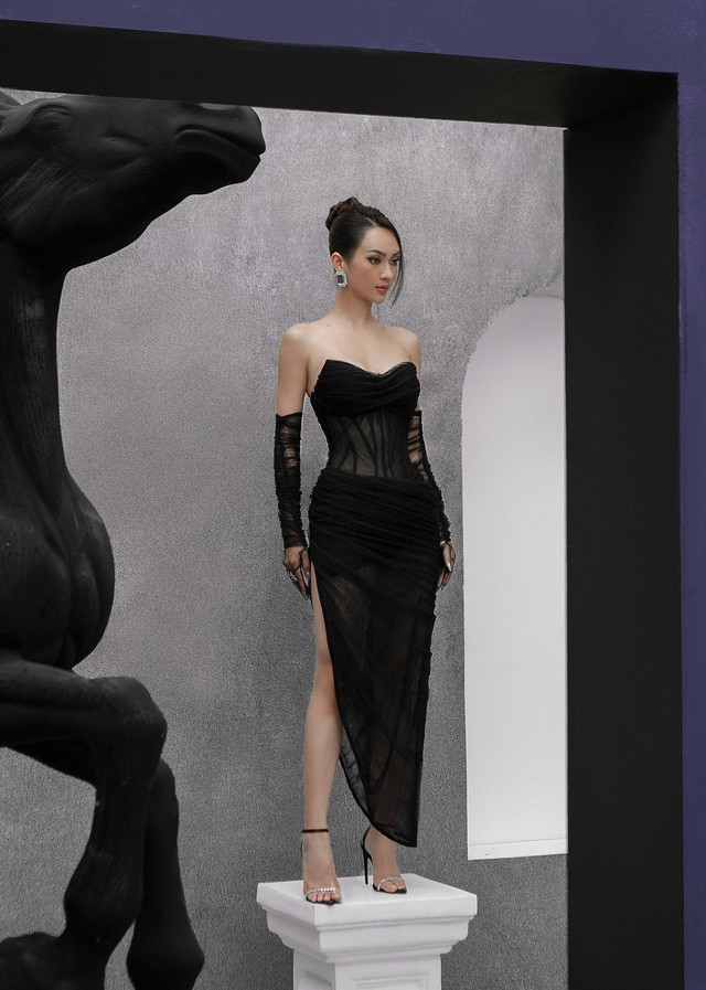 Váy body và phụ kiện đính đá tôn vẻ đẹp kiều diễm - Ảnh 4.