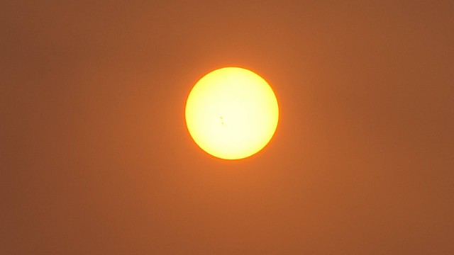 B&atilde;o mặt trời mạnh nhất 2026 t&iacute;nh tới h&ocirc;m nay tấn c&ocirc;ng: Cảnh b&aacute;o của chuy&ecirc;n gia - Ảnh 2.